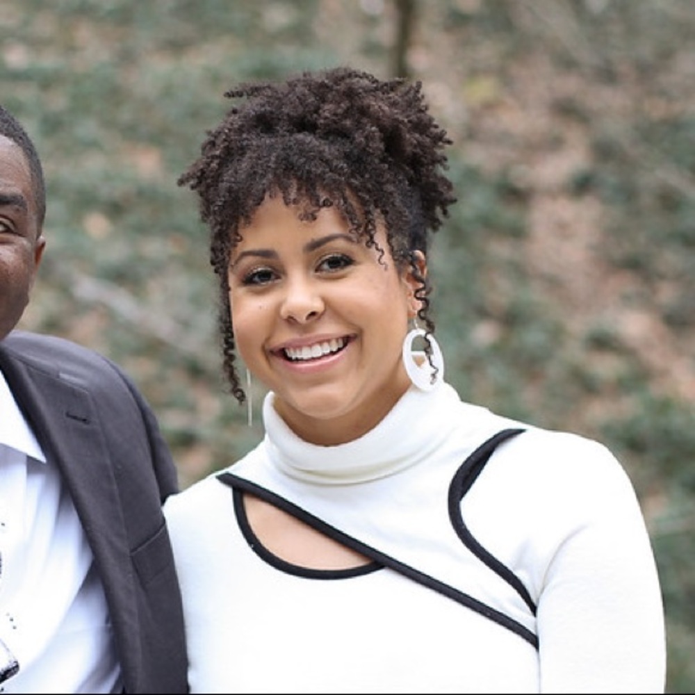 Meet your Posher, Leona